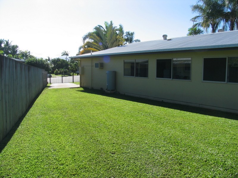 Bentley Park QLD 4869