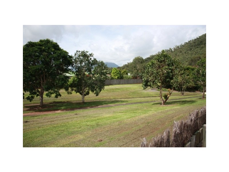 10  Burn Close, Gordonvale QLD 4865