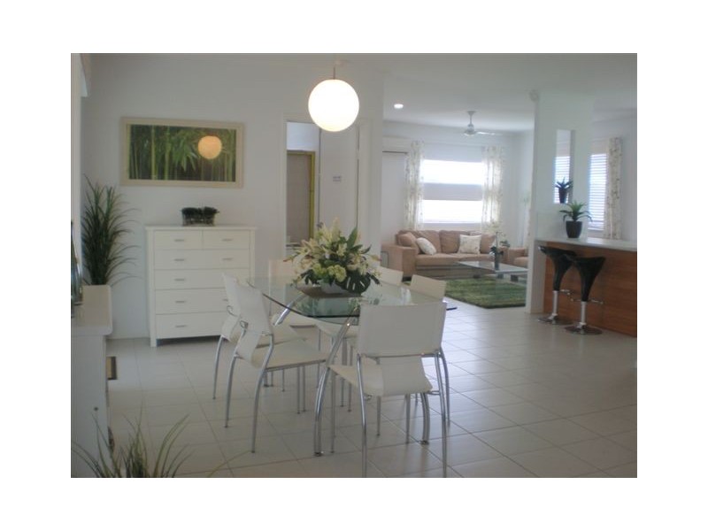 Bentley Park QLD 4869