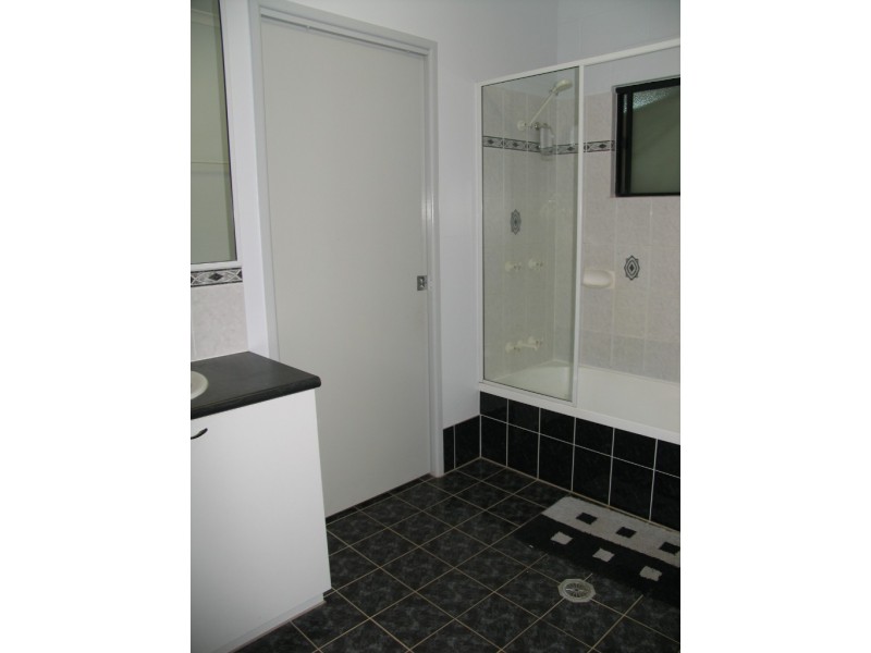 Bentley Park QLD 4869