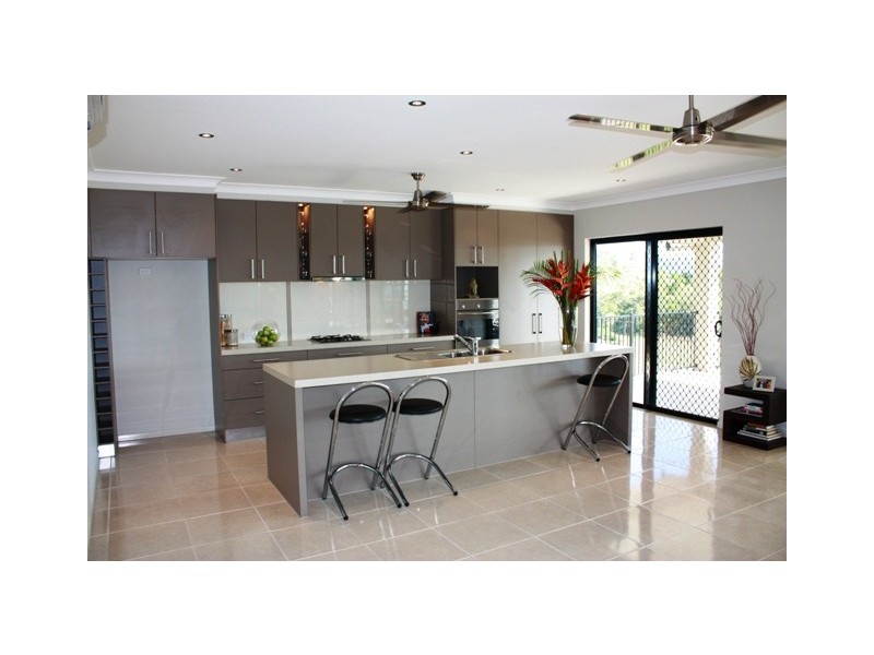 7 Pearce Close, Cairns QLD 4870