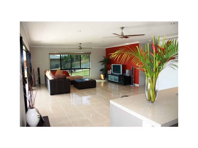 7 Pearce Close, Cairns QLD 4870