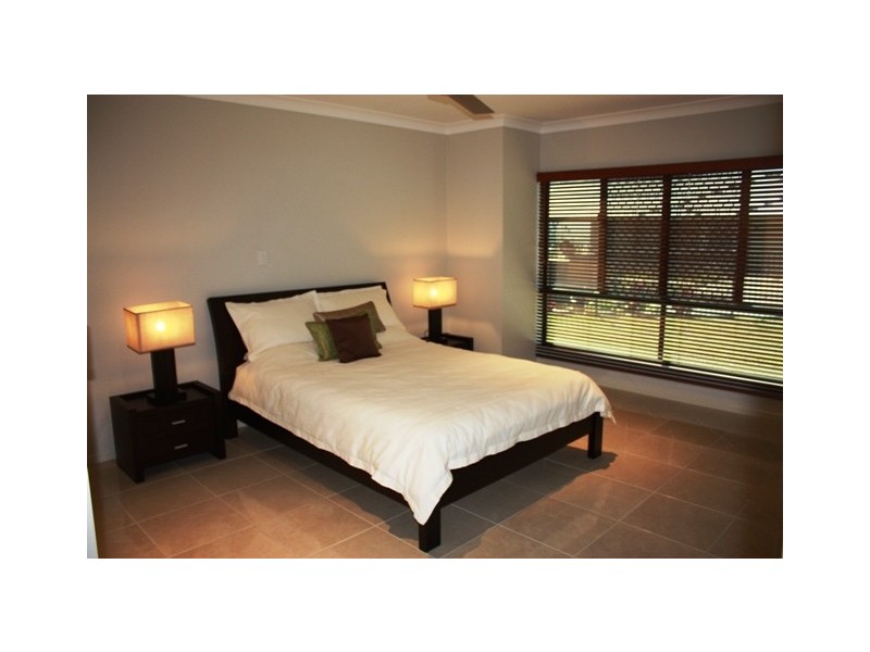 7 Pearce Close, Cairns QLD 4870