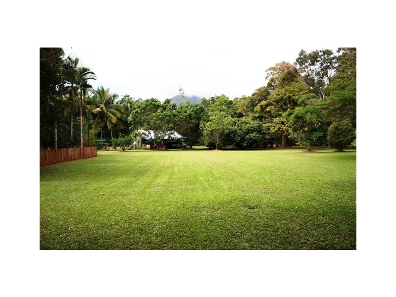 2 Dempsey Street, Cairns QLD 4870