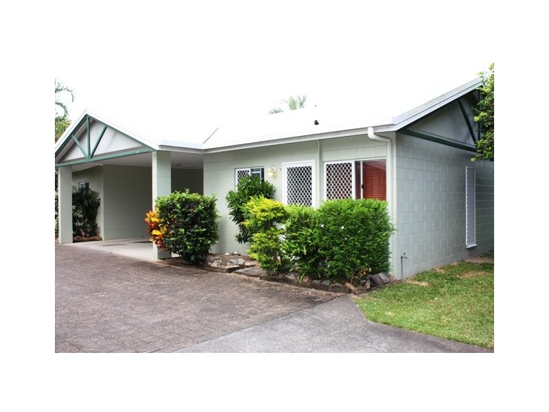 1 / 74  Swallow Street, Mooroobool QLD 4870