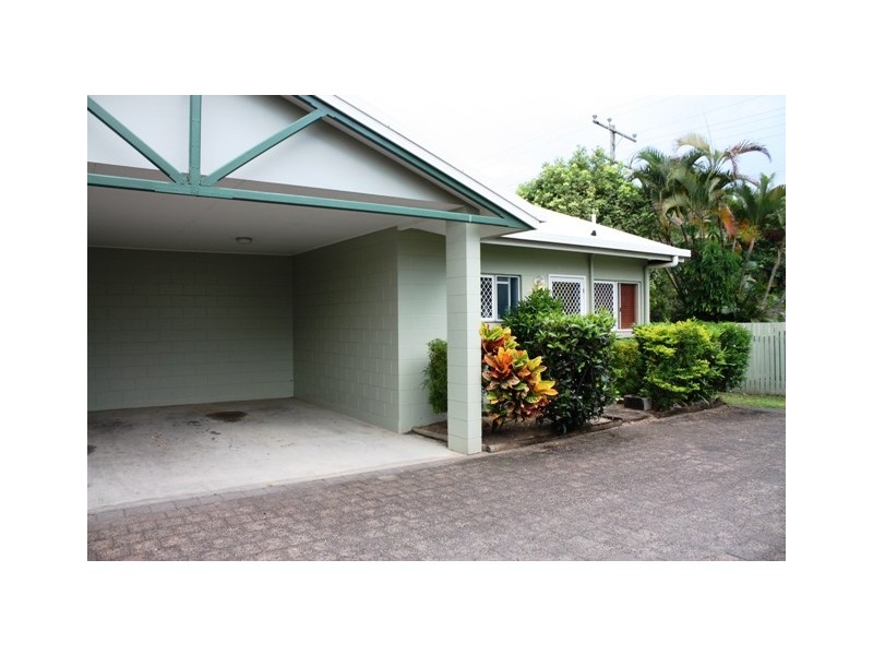 1 / 74  Swallow Street, Mooroobool QLD 4870