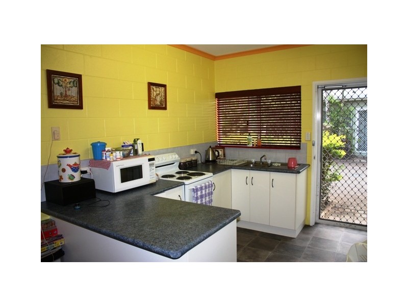 1 / 74  Swallow Street, Mooroobool QLD 4870