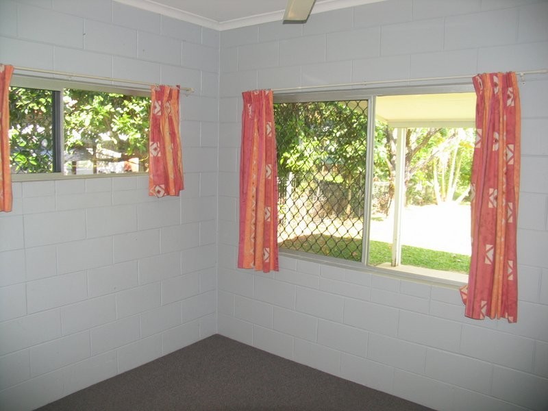 Bentley Park QLD 4869