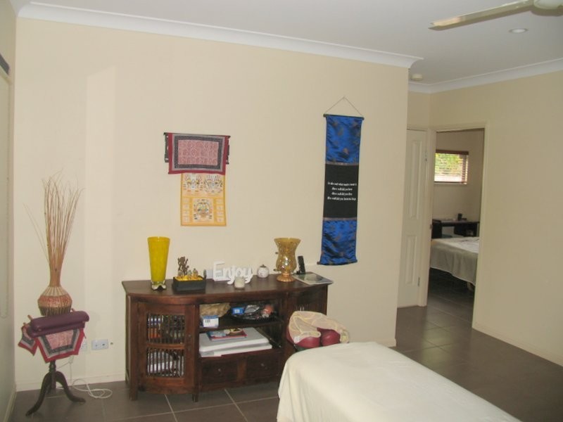Bentley Park QLD 4869