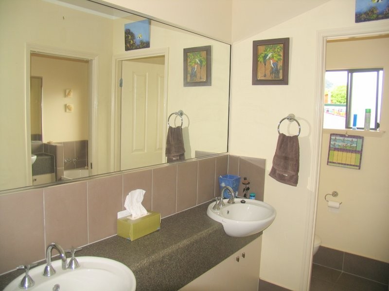 Bentley Park QLD 4869