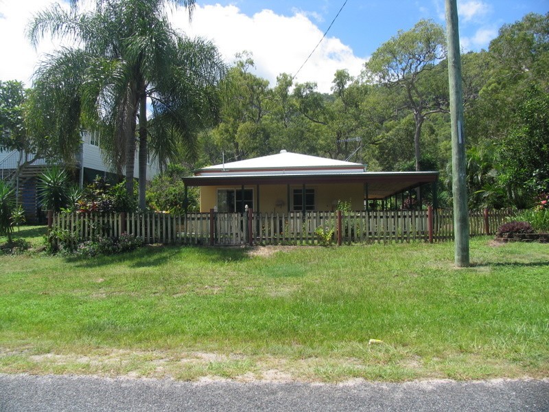 2 Sandpiper St, East Trinity QLD 4871