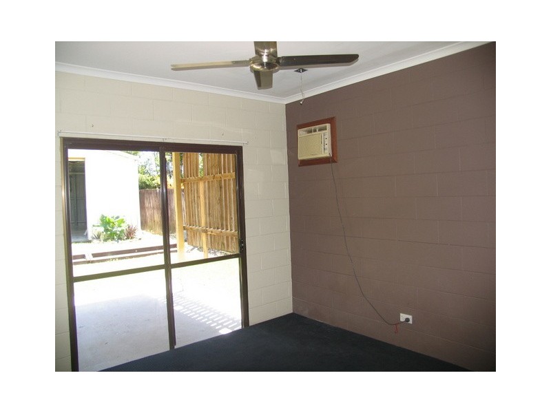 8 Ferngully St, White Rock QLD 4868