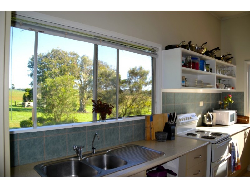 Lake Eacham QLD 4884