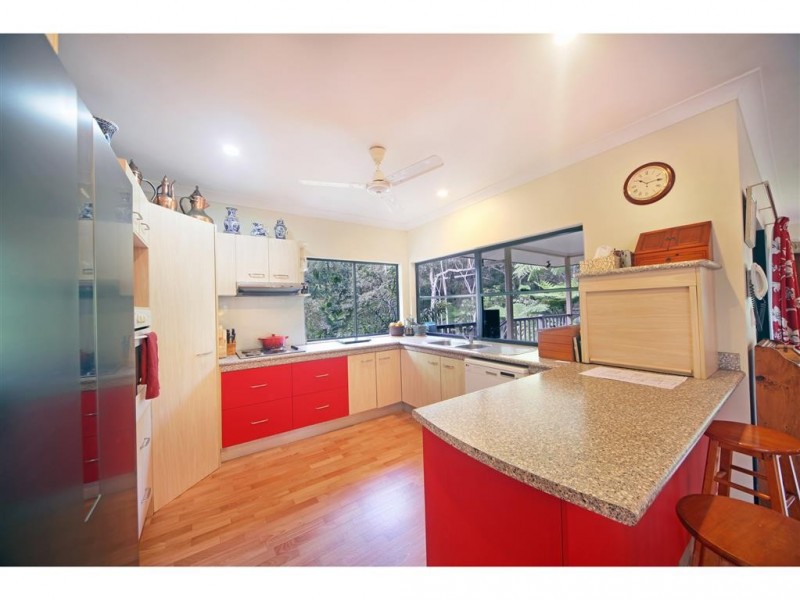 Lake Eacham QLD 4884