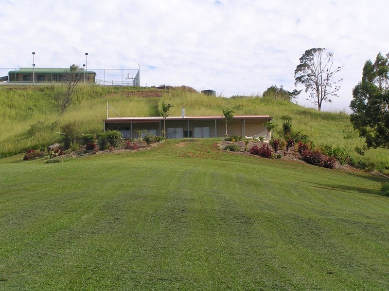 3 Andrews Road, Tinaroo QLD 4872