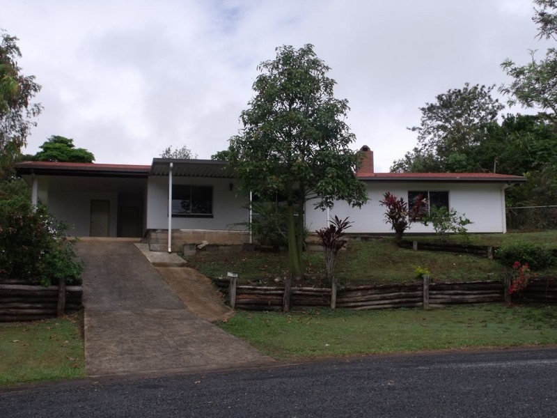 10 Wattle Close, Yungaburra QLD 4884