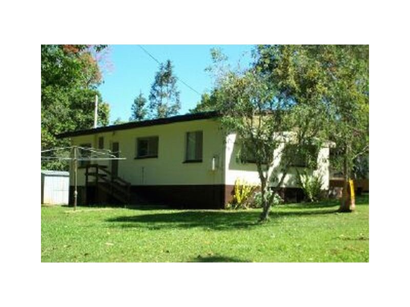 32 Wattle St, Millaa Millaa QLD 4886