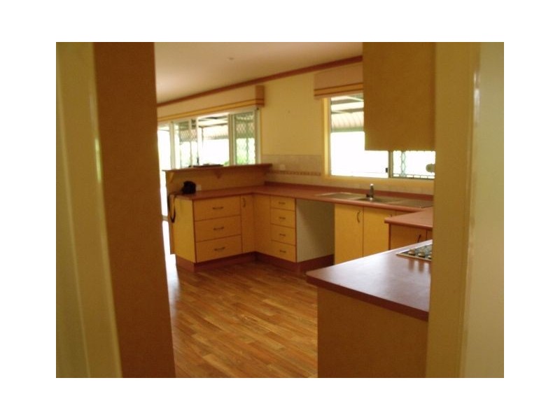 4 Jacaranda Drive, Lakeside, Yungaburra QLD 4884
