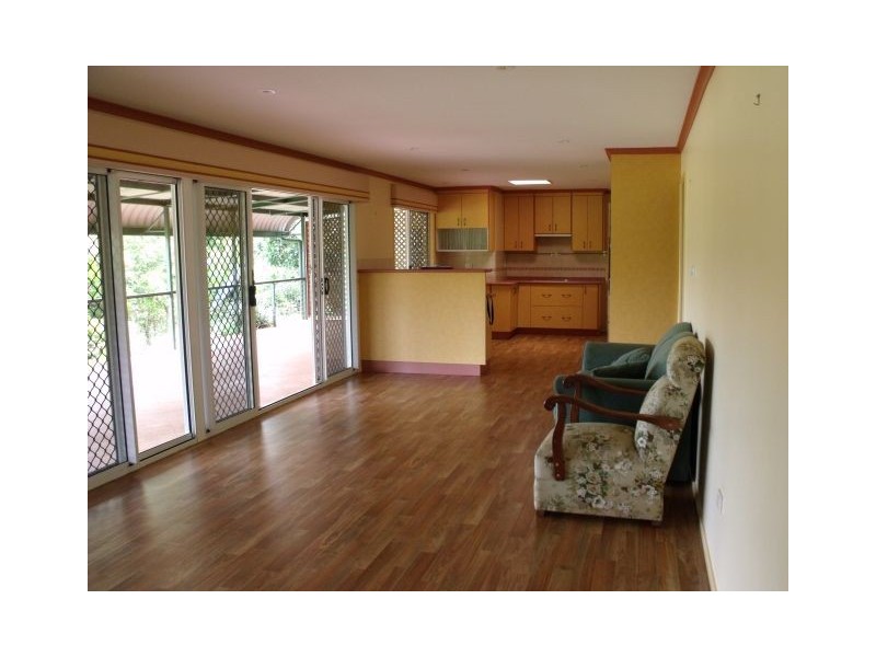 4 Jacaranda Drive, Lakeside, Yungaburra QLD 4884