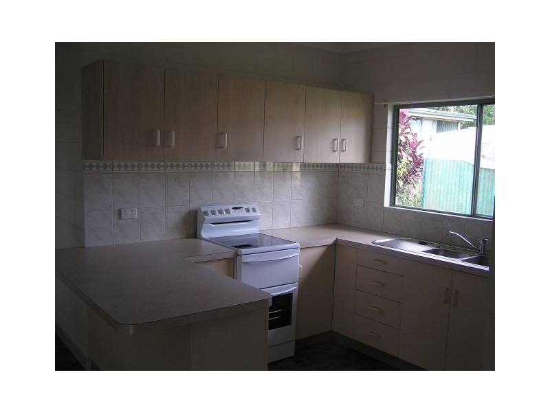 24 Patrick St, Malanda QLD 4885