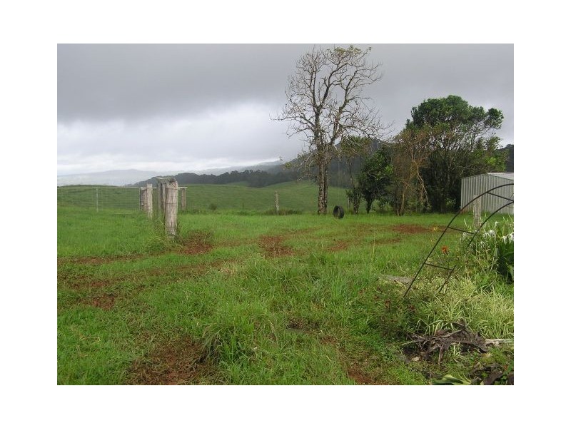 833 Kenny Rd, Malanda QLD 4885