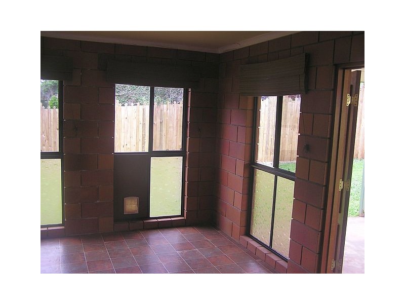 8 Oak St, Yungaburra QLD 4884