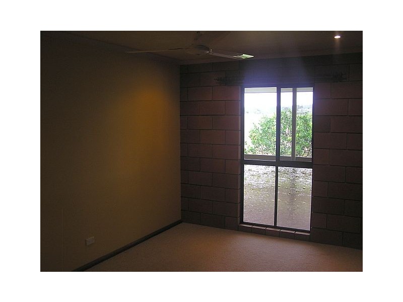 8 Oak St, Yungaburra QLD 4884