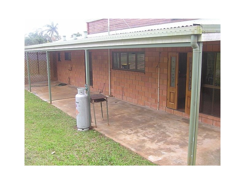 8 Oak St, Yungaburra QLD 4884