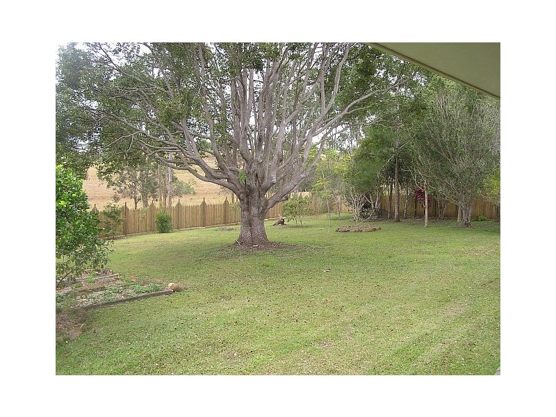 8 Oak St, Yungaburra QLD 4884