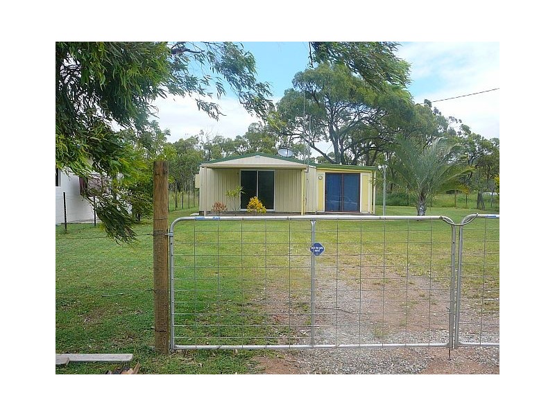 25 Pitcain Ave, Brisk Bay, Bowen QLD 4805
