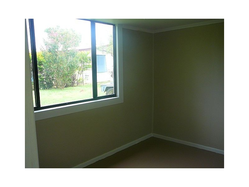 25 Pitcain Ave, Brisk Bay, Bowen QLD 4805