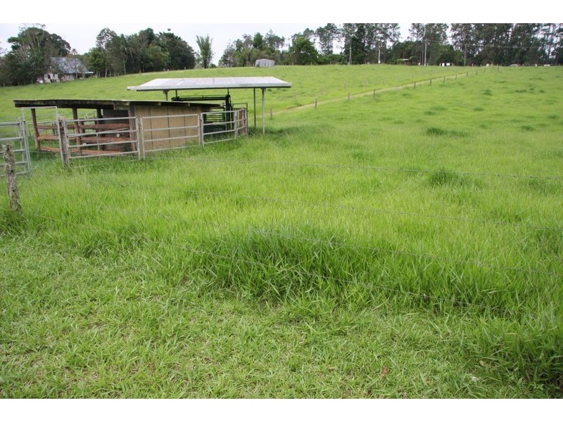 27 Imrie Close,  Lake Eacham, Malanda QLD 4885