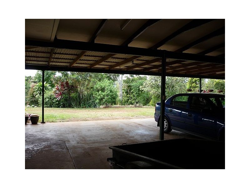 27 Imrie Close,  Lake Eacham, Malanda QLD 4885