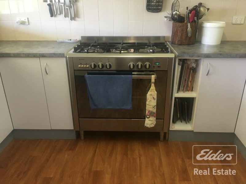 266 MILLSTREAM PARADE, Millstream QLD 4888