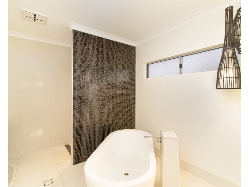 20 Moses Circuit, Atherton QLD 4883
