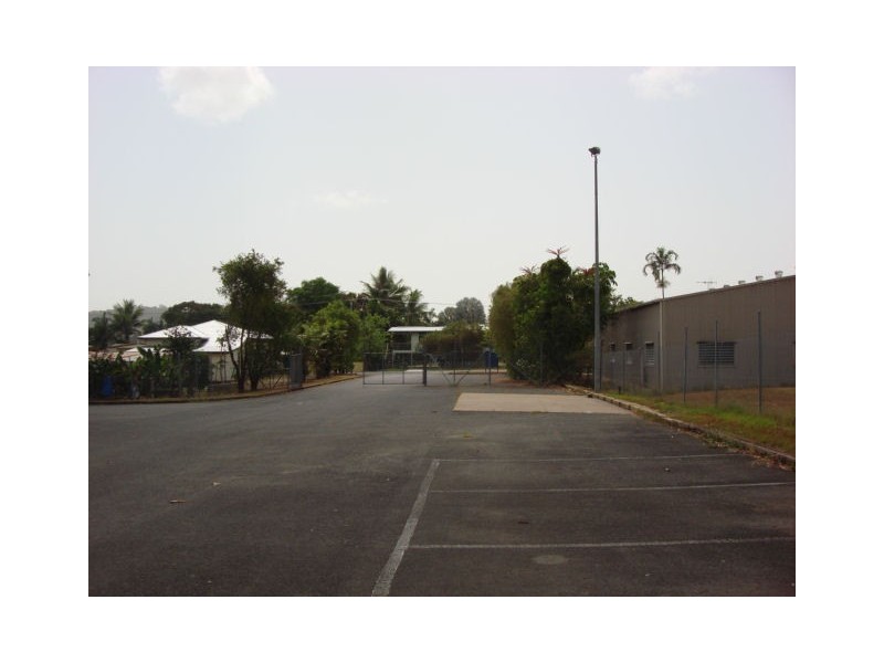 51 Pringle Street, Mossman QLD 4873