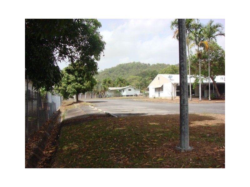 51 Pringle Street, Mossman QLD 4873