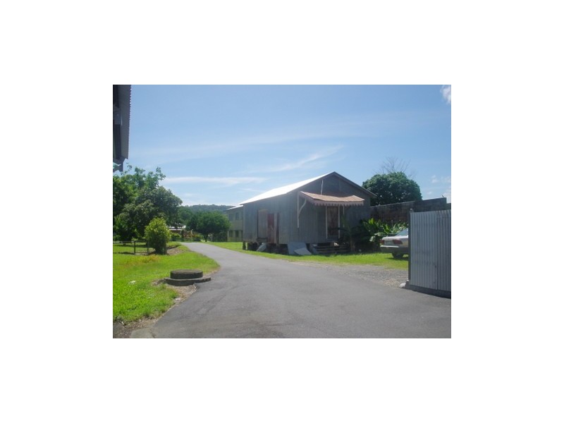 Shop 2/8  Front Street, Mossman QLD 4873