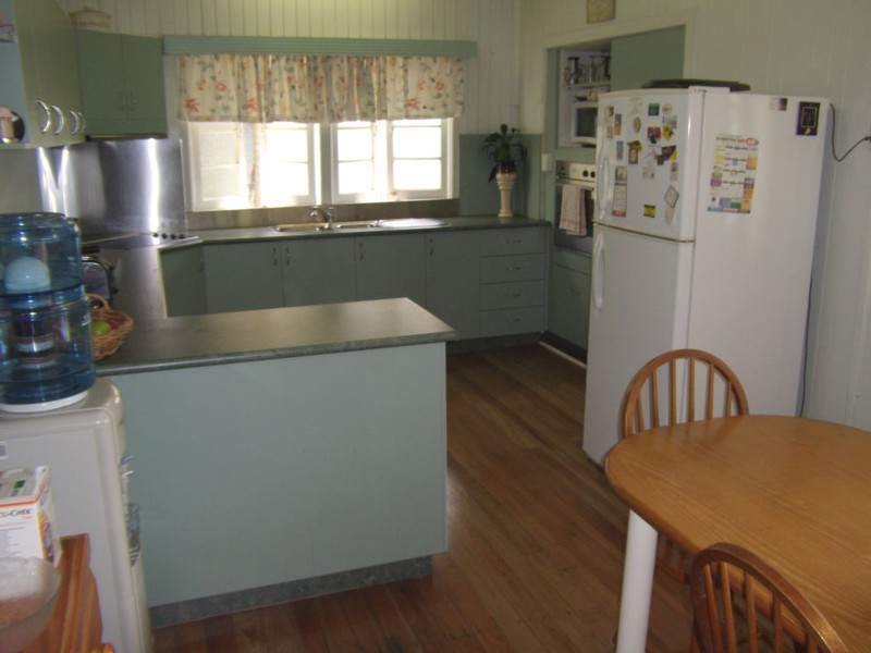 11 Mary Street, Malanda QLD 4885