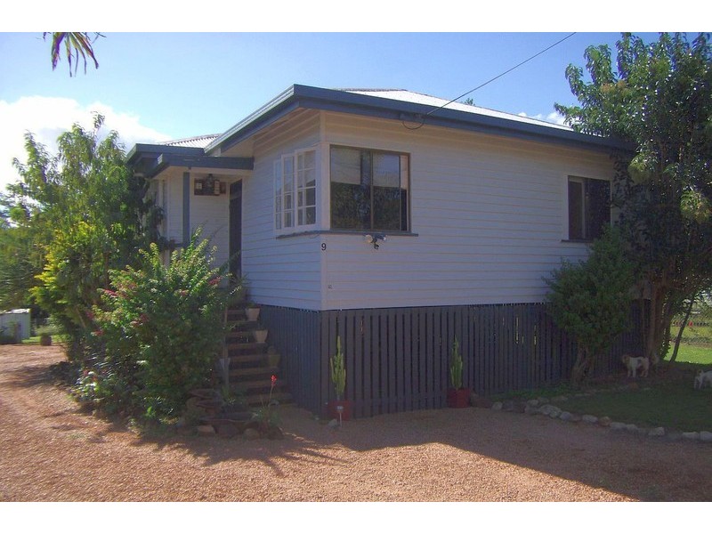 9 Ann Street, Malanda QLD 4885