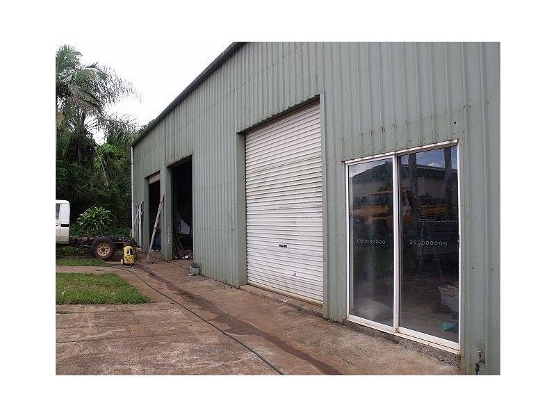 4 PIONEER AVE, Malanda QLD 4885