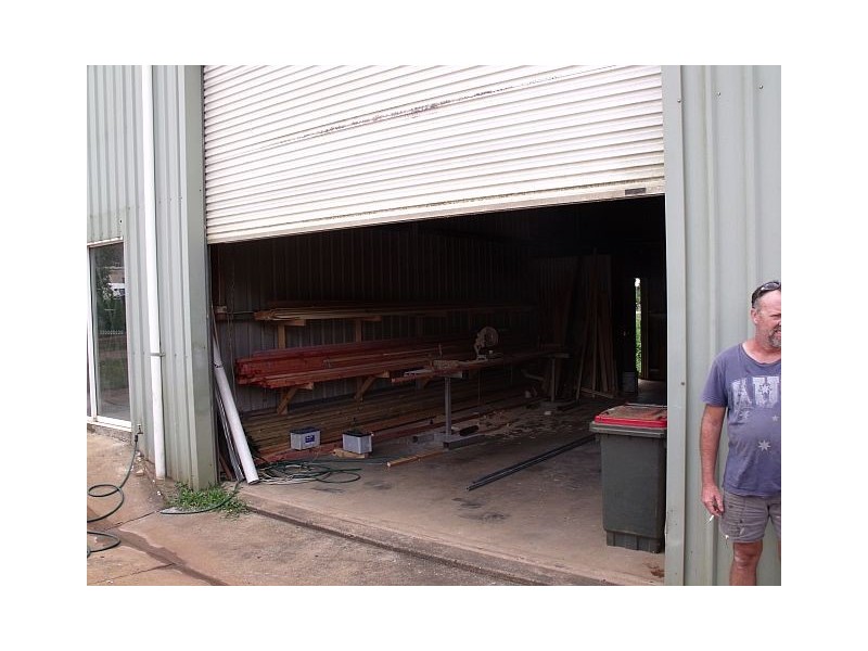 4 PIONEER AVE, Malanda QLD 4885