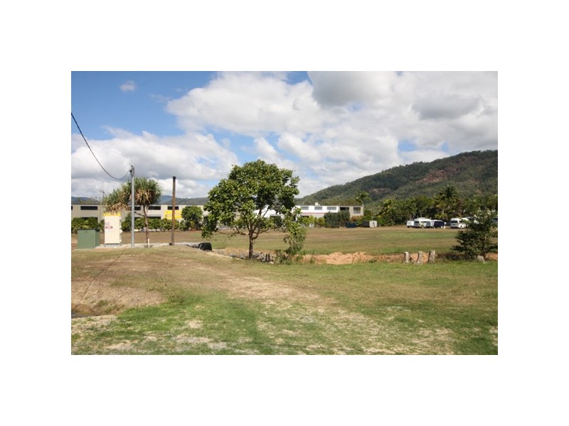 17-19 Teamsters Close (Craiglie), Port Douglas QLD 4877