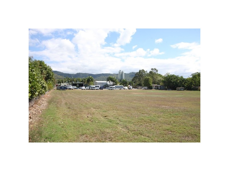 17-19 Teamsters Close (Craiglie), Port Douglas QLD 4877