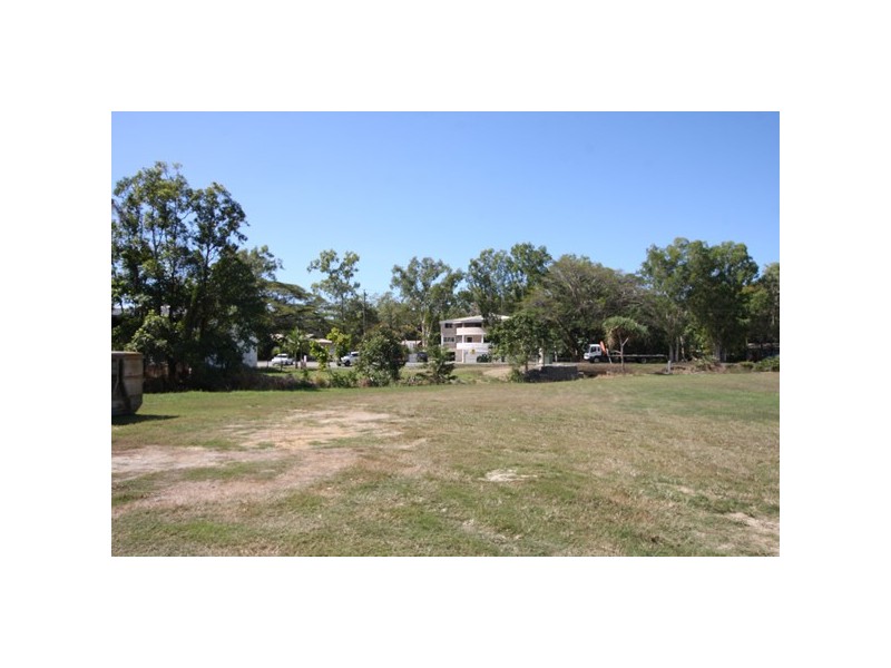 17-19 Teamsters Close (Craiglie), Port Douglas QLD 4877