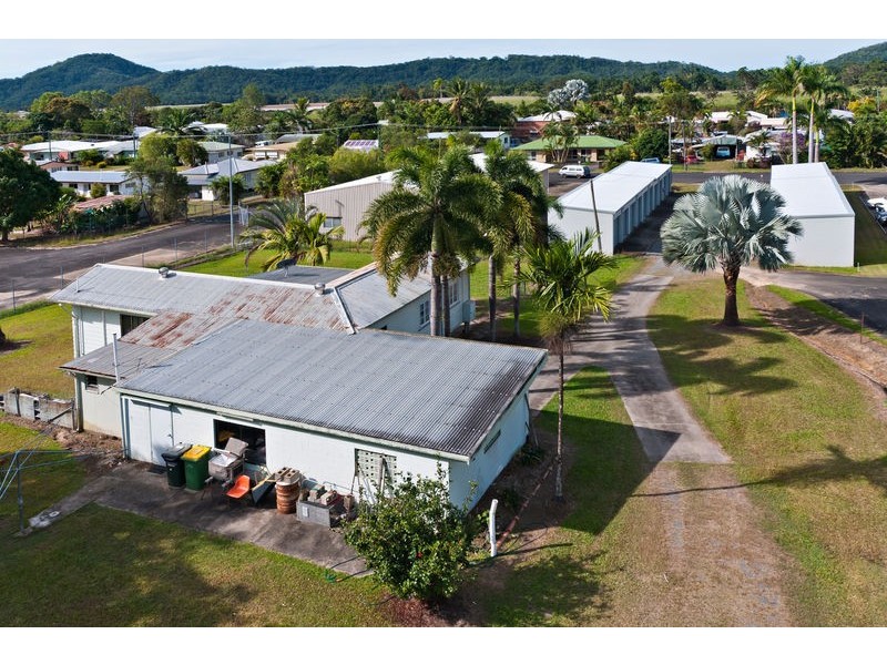 57 Pringle St, Mossman QLD 4873