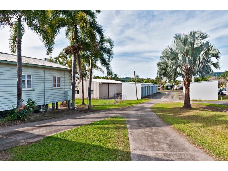 57 Pringle St, Mossman QLD 4873