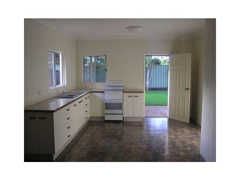 2/4 Kevin Street, Malanda QLD 4885