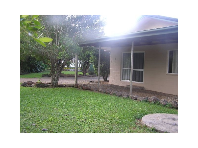 2/4 Kevin Street, Malanda QLD 4885