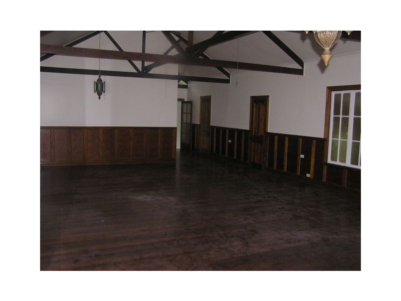 217 Winfield Rd, Lake Eacham QLD 4884